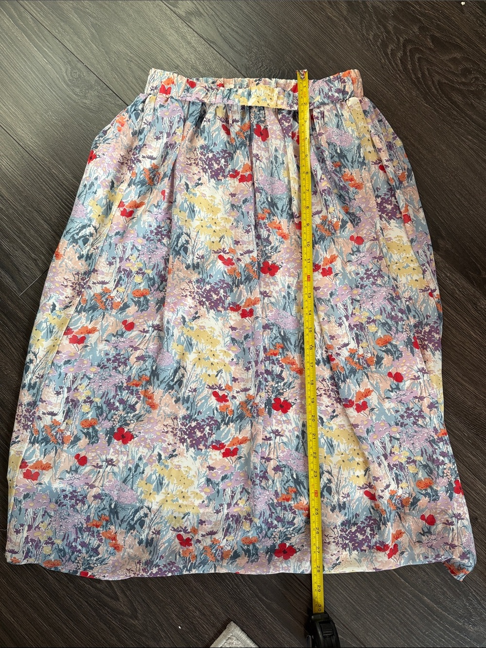 Pastel Floral Midi Skirt with Red Accent - Picture 2 of 4